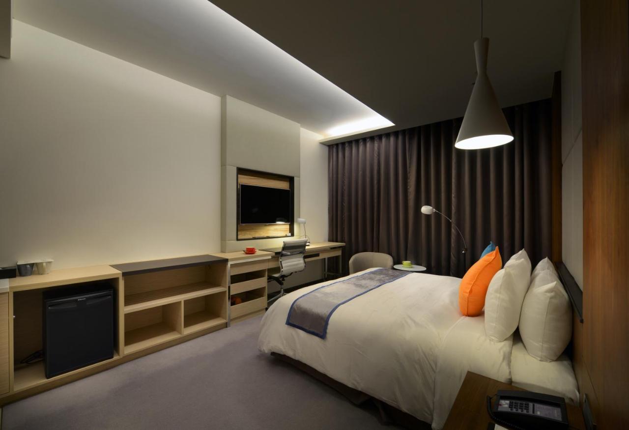 Golden Tulip Glory Fine Hotel Tainan Exterior foto
