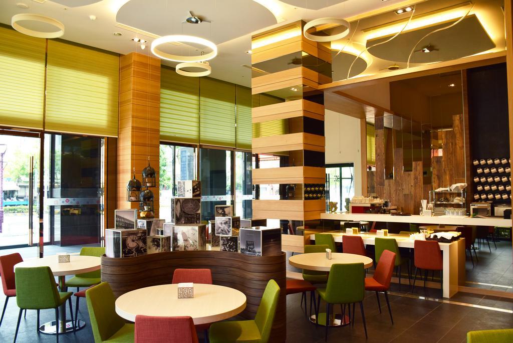 Golden Tulip Glory Fine Hotel Tainan Exterior foto