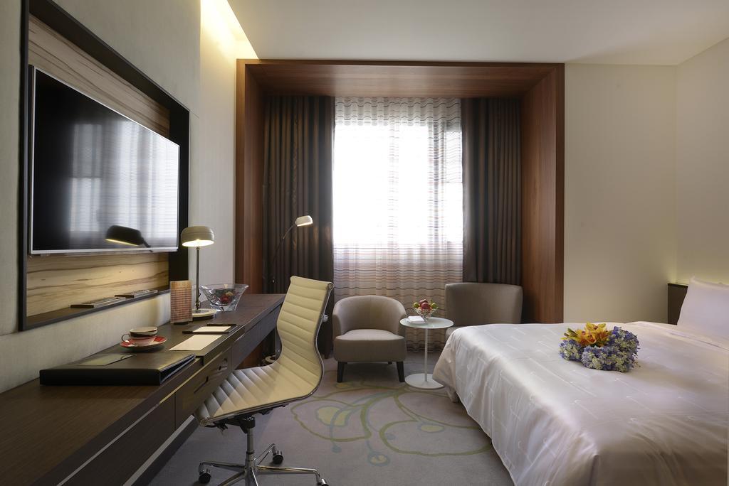 Golden Tulip Glory Fine Hotel Tainan Exterior foto