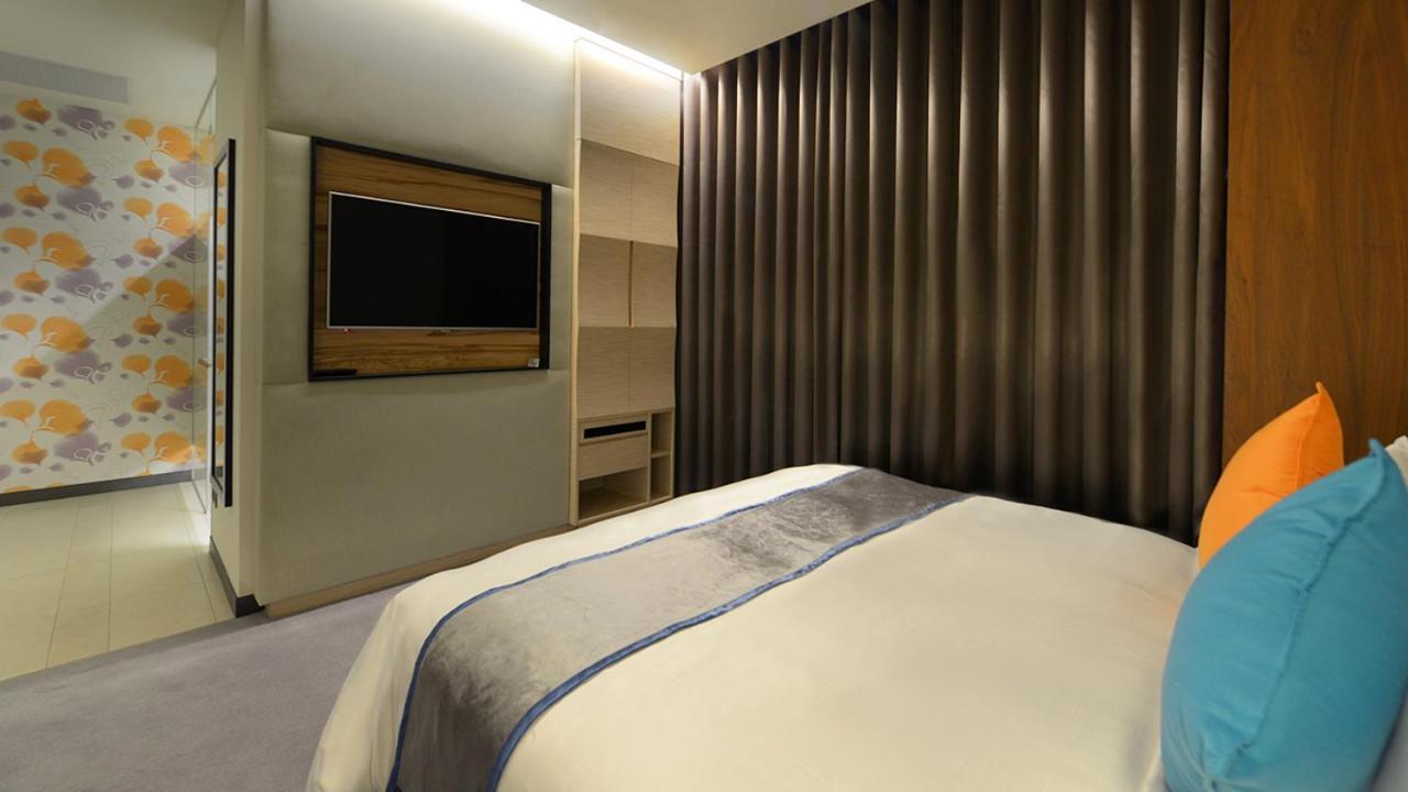 Golden Tulip Glory Fine Hotel Tainan Exterior foto